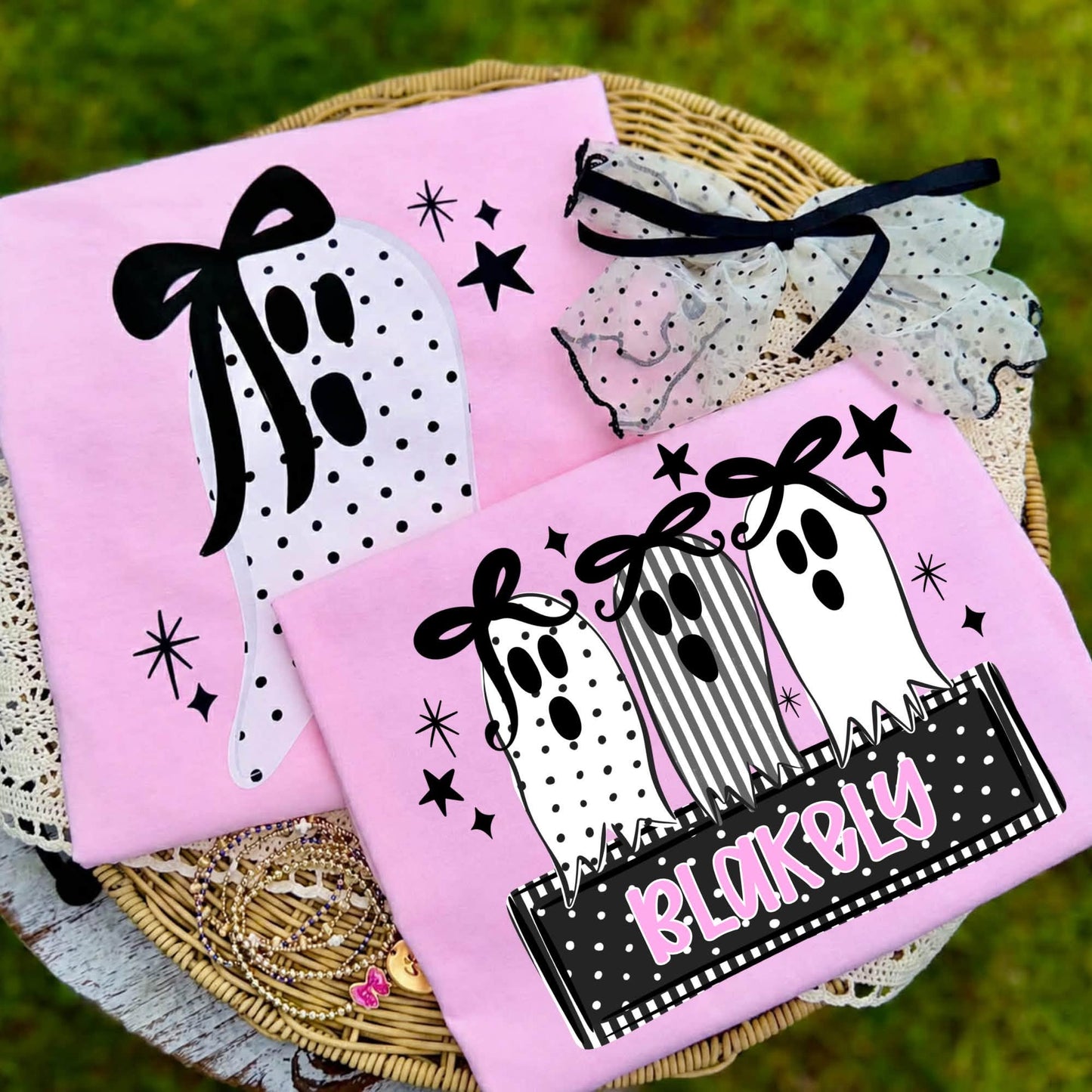 CUTE GHOST TEES WITH NAME PLATE